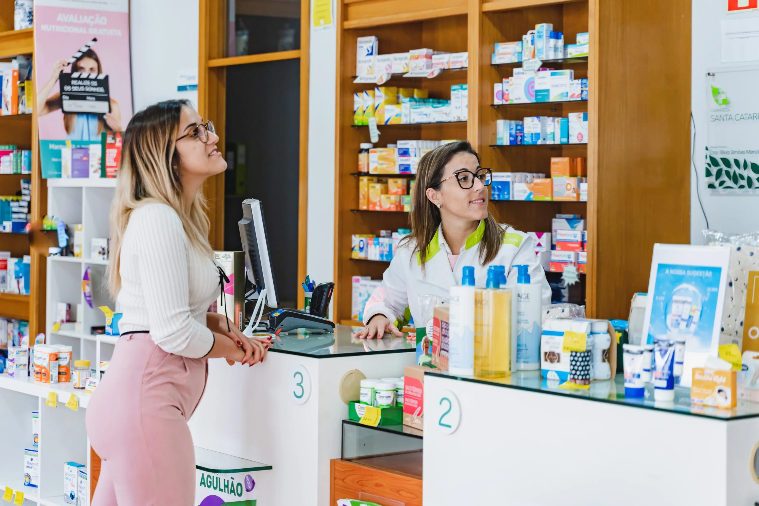 Variedade de produtos nas Farmácias Correia Rosa nas Caldas da RAinha